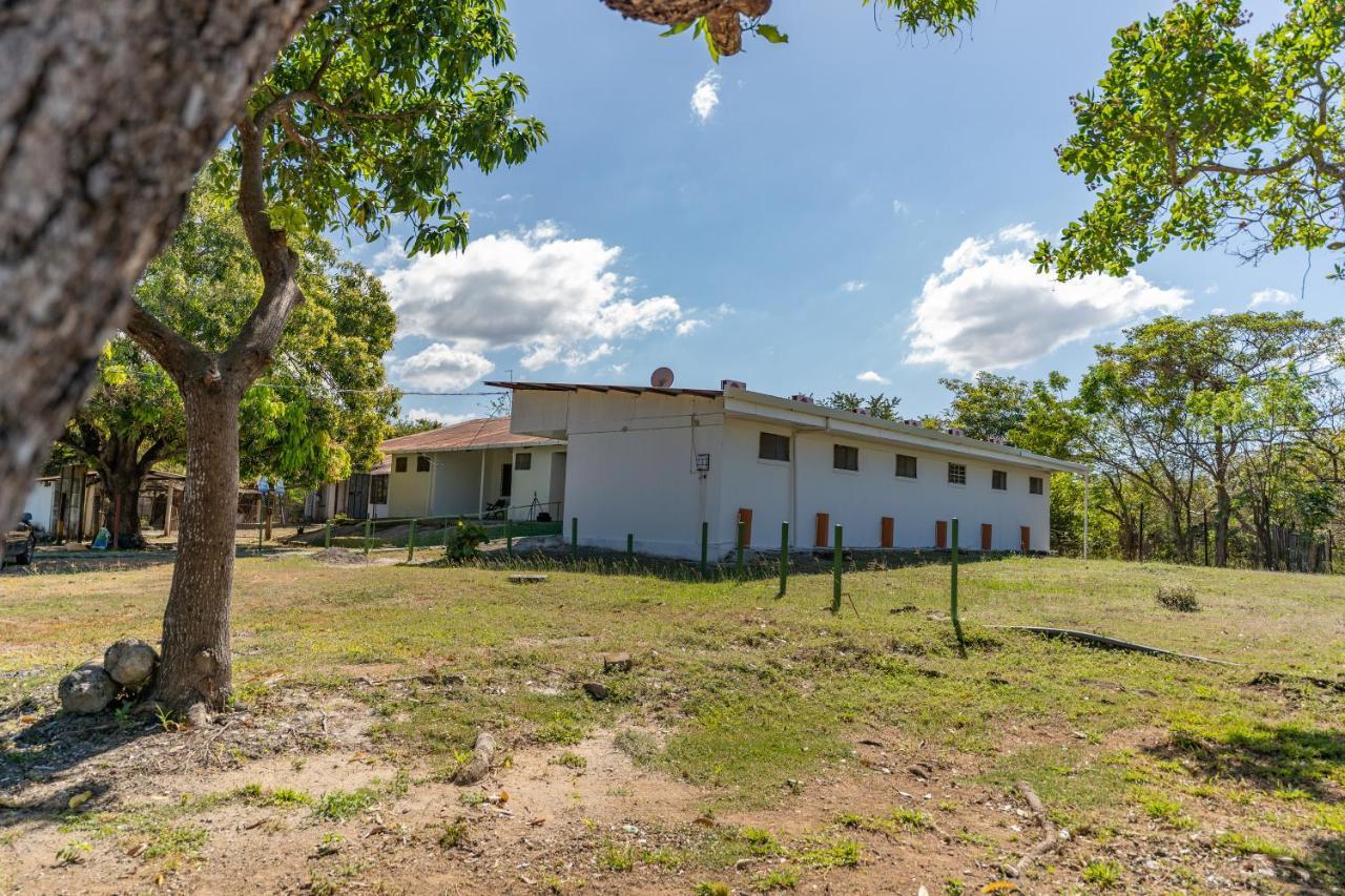 El Cocobolo Food&Rest Room 6 Bed And Breakfast Wifi Ac Pkg Gratis Liberia Bagian luar foto