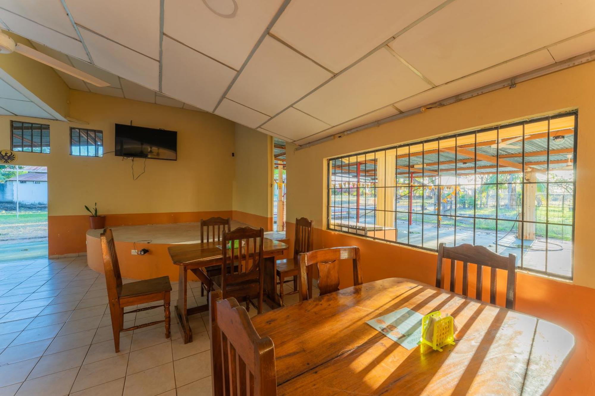 El Cocobolo Food&Rest Room 6 Bed And Breakfast Wifi Ac Pkg Gratis Liberia Bagian luar foto
