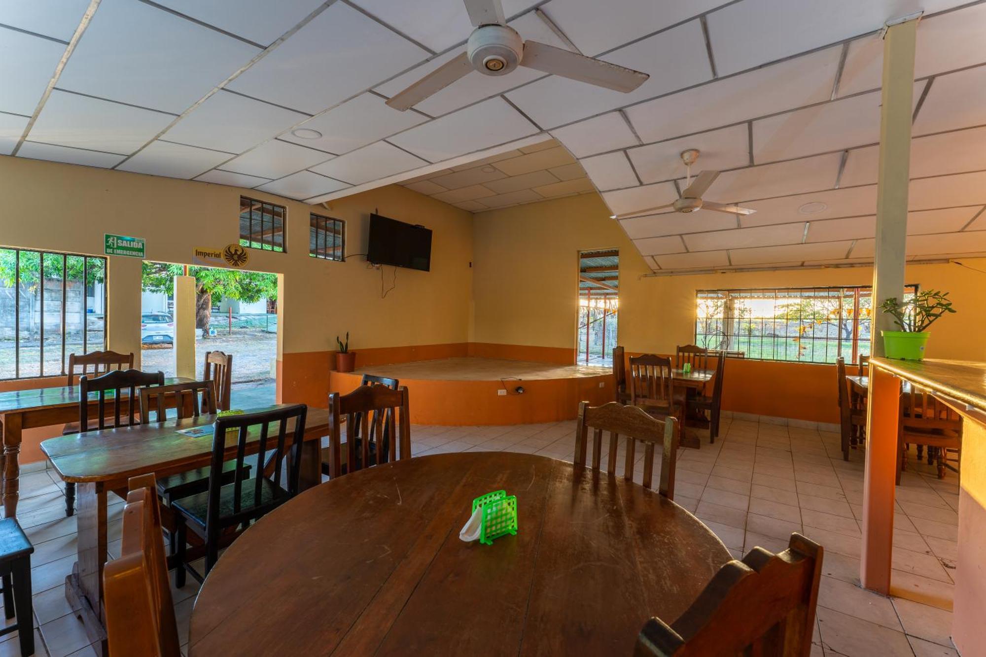 El Cocobolo Food&Rest Room 6 Bed And Breakfast Wifi Ac Pkg Gratis Liberia Bagian luar foto