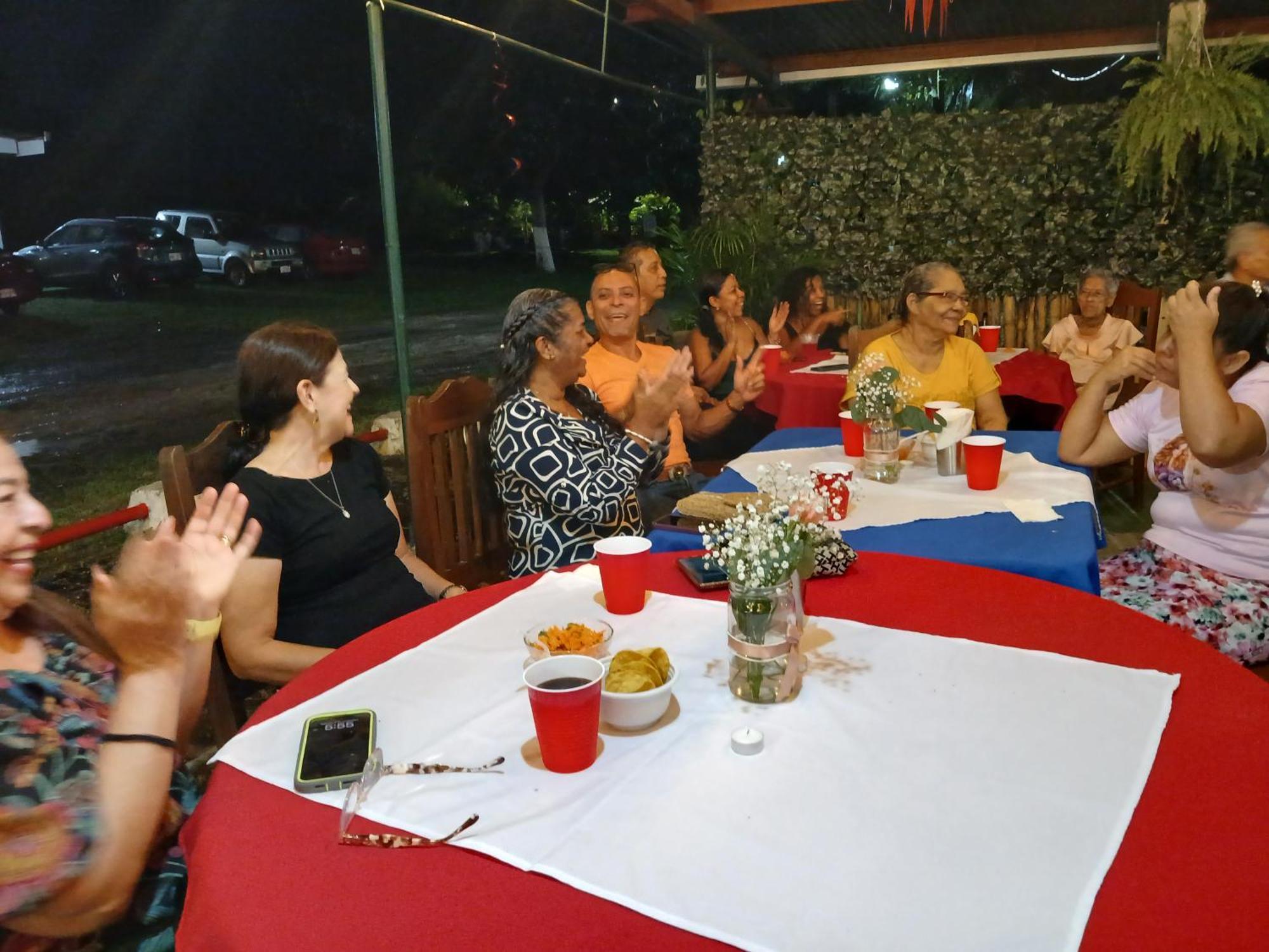 El Cocobolo Food&Rest Room 6 Bed And Breakfast Wifi Ac Pkg Gratis Liberia Bagian luar foto